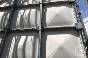 Rectangular GRP panel tank with corrosion-resistant panels
